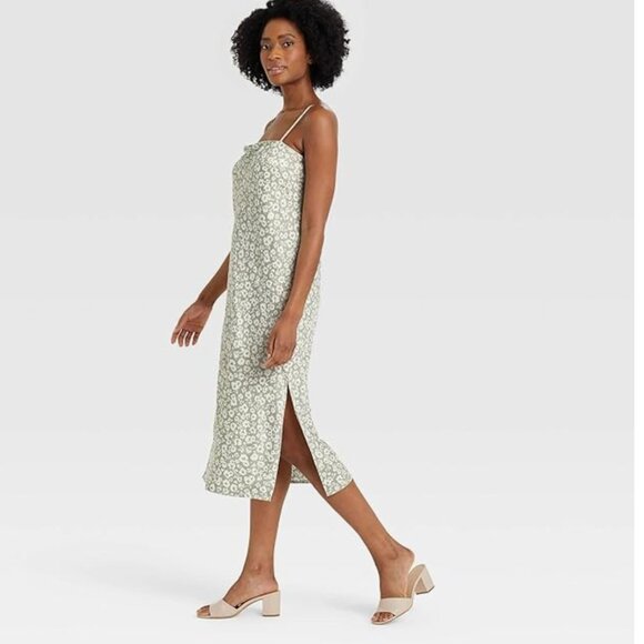 A New Day Apron Slip Dress in Light Green Floral Print - Medium - Picture 7 of 16